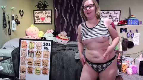 Snapshot of ten_tickle_pixie chatting on 01-21-25, 02:11 Pixie and Tentacle Overlord online show from 01-21-25, 02:11