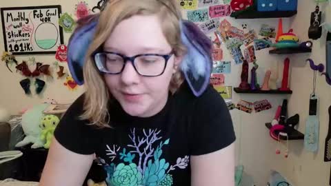 Pixie and Tentacle Overlord online show from 02-06-26, 11:19