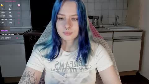  Sue  online show from 09-14-25, 02:49