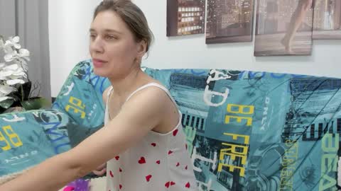 Snapshot of tenderly_sophie chatting on 11-28-25, 01:30 tenderly_sophie online show from 11-28-25, 01:30