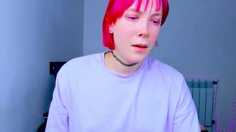 Snapshot of tenebrise chatting on 09-29-25, 03:00 Kira online show from 09-29-25, 03:00