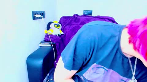 Snapshot of tenebrise chatting on 10-05-25, 04:00 Kira online show from 10-05-25, 04:00