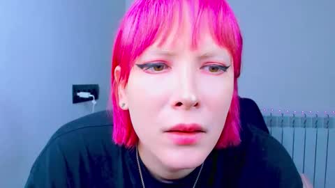 Snapshot of tenebrise chatting on 10-07-25, 02:20 Kira online show from 10-07-25, 02:20