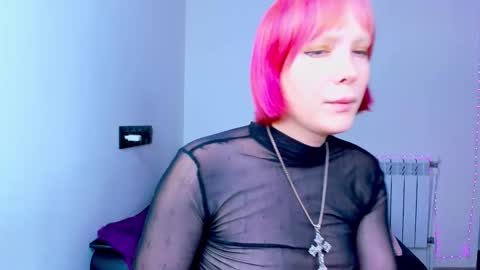 Snapshot of tenebrise chatting on 10-09-25, 04:43 Kira online show from 10-09-25, 04:43