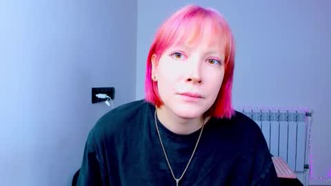 Snapshot of tenebrise chatting on 10-10-25, 03:49 Kira online show from 10-10-25, 03:49