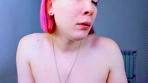 Snapshot of tenebrise chatting on 10-11-25, 07:23 Kira online show from 10-11-25, 07:23