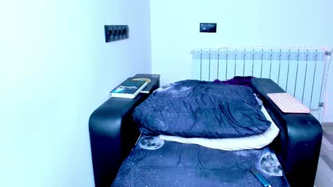 Snapshot of tenebrise chatting on 11-19-25, 01:16 Kira online show from 11-19-25, 01:16