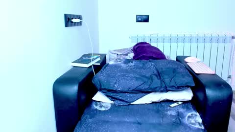 Snapshot of tenebrise chatting on 11-27-25, 03:08 Kira online show from 11-27-25, 03:08