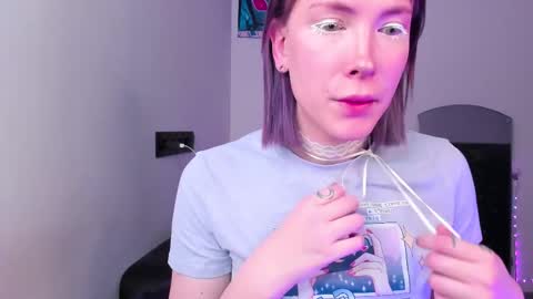 Snapshot of tenebrise chatting on 02-17-26, 06:03 Kira online show from 02-17-26, 06:03