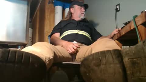 Tennredneck online show from 04-14-26, 01:33