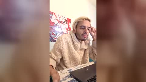 Snapshot of teodosio24 chatting on 06-16-26, 03:31 teodosio24 online show from 06-16-26, 03:31