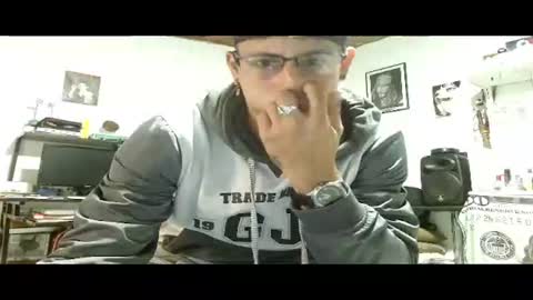 Snapshot of teoyes_ chatting on 12-17-25, 04:07 teoyes_ online show from 12-17-25, 04:07