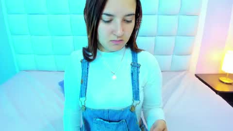 Snapshot of teresasroom_ chatting on 06-19-26, 01:15 Teresa online show from 06-19-26, 01:15
