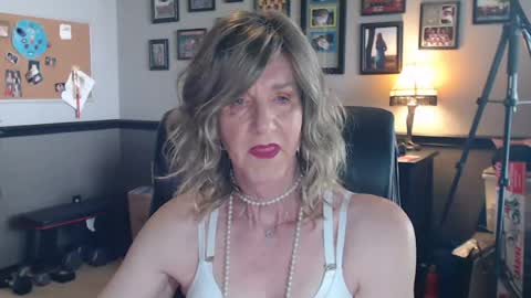 Snapshot of terilee59 chatting on 05-19-26, 12:05 terilee59 online show from 05-19-26, 12:05