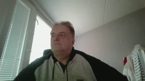 Snapshot of tero007 chatting on 10-09-25, 07:17 tero007 online show from 10-09-25, 07:17