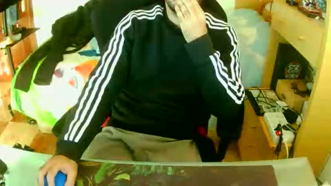 Snapshot of terwosdex chatting on 11-25-25, 04:18 terwosdex online show from 11-25-25, 04:18