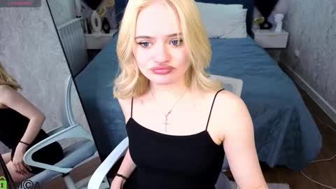 Tessa online show from 03-04-26, 08:53