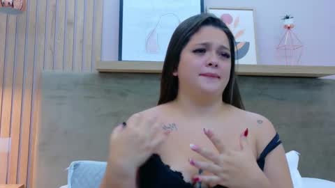 Snapshot of tessa_stones chatting on 10-18-25, 05:54 tessa stones online show from 10-18-25, 05:54