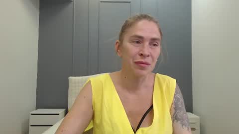 Snapshot of tessadaybreak chatting on 07-18-26, 07:45 tessadaybreak online show from 07-18-26, 07:45
