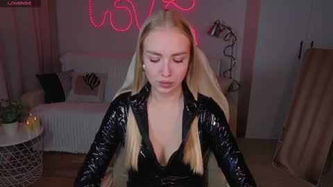 TessaHamilton online show from 02-23-26, 05:54