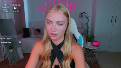 TessaHamilton online show from 07-22-26, 10:07