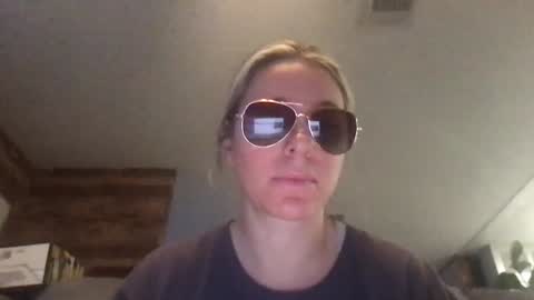 Snapshot of texas_blonde chatting on 09-19-25, 12:34 Daphne Summers online show from 09-19-25, 12:34