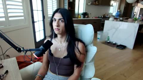 Snapshot of tgirltoesx chatting on 06-28-26, 07:20 babygirlmami online show from 06-28-26, 07:20