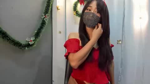 Snapshot of thaidancer chatting on 12-25-24, 01:42 CJ online show from 12-25-24, 01:42