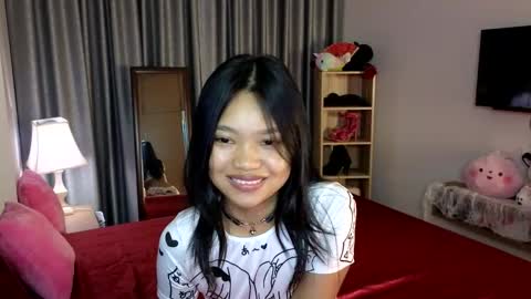 Snapshot of thailand4you chatting on 11-10-25, 12:26 AbbieThai online show from 11-10-25, 12:26