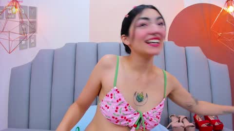 Snapshot of thailycherry chatting on 01-21-25, 07:50 Thaily online show from 01-21-25, 07:50
