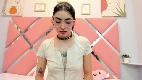 Snapshot of thailycherry chatting on 03-04-25, 07:32 Thaily online show from 03-04-25, 07:32