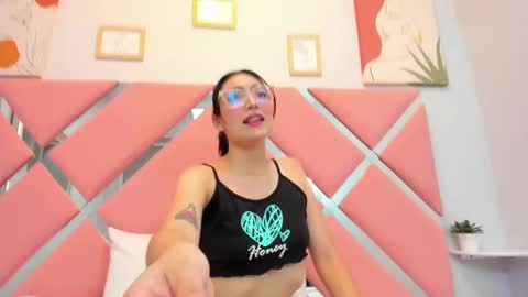 Snapshot of thailycherry chatting on 03-07-25, 07:38 Thaily online show from 03-07-25, 07:38