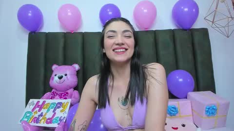 Snapshot of thailycherry chatting on 10-13-25, 07:47 Thaily online show from 10-13-25, 07:47