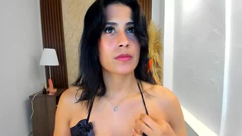 Sweet Thais  online show from 10-17-25, 12:30