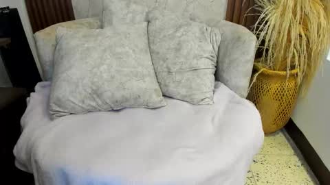 Sweet Thais  online show from 11-01-25, 12:29