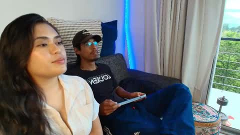 T H A I S  online show from 04-15-26, 10:32