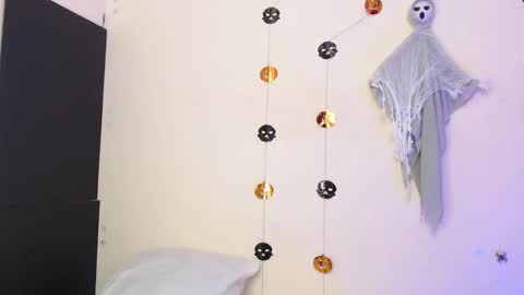 Snapshot of thalia_anderson chatting on 10-31-25, 06:20 Thalia Anderson online show from 10-31-25, 06:20