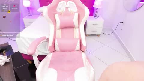 Thalia  online show from 12-18-25, 08:15