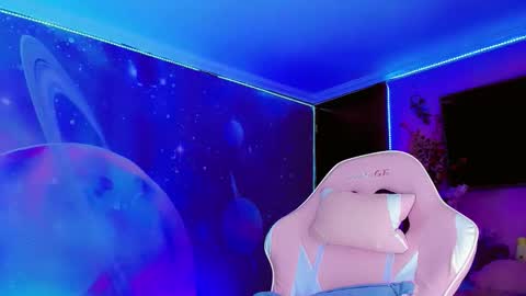 Thalia Girl online show from 03-31-26, 10:43