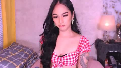 Snapshot of thalia_venture chatting on 02-16-25, 11:49 Thalia online show from 02-16-25, 11:49