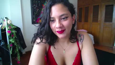 Snapshot of thaliacooper chatting on 12-20-24, 07:17 online show from 12-20-24, 07:17
