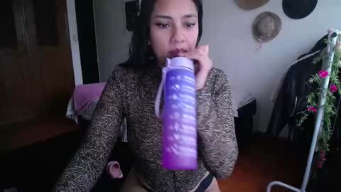 Snapshot of thaliacooper chatting on 02-09-25, 10:54 online show from 02-09-25, 10:54