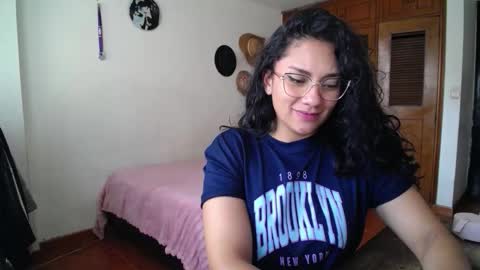 Snapshot of thaliacooper chatting on 09-12-25, 06:19 online show from 09-12-25, 06:19