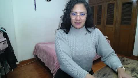 Snapshot of thaliacooper chatting on 09-20-25, 11:39 online show from 09-20-25, 11:39