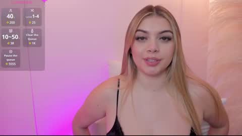 Snapshot of thaliafox_ chatting on 03-05-25, 08:54 Thalia online show from 03-05-25, 08:54