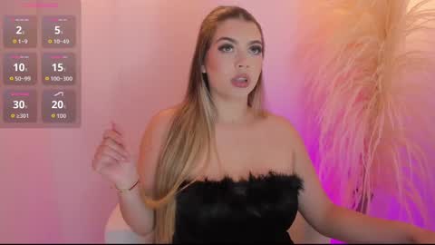 Snapshot of thaliafox_ chatting on 10-16-25, 12:00 Thalia online show from 10-16-25, 12:00