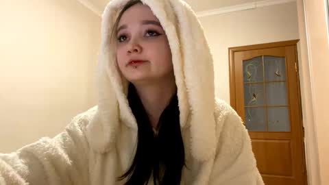 Snapshot of thaliakuchem chatting on 02-05-26, 02:22 Yumi online show from 02-05-26, 02:22