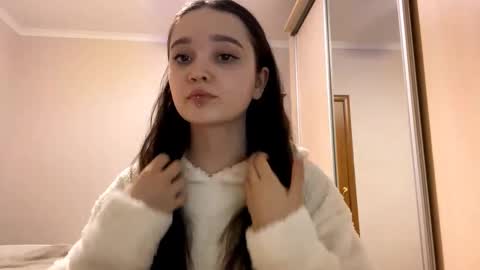 Snapshot of thaliakuchem chatting on 02-07-26, 06:55 Yumi online show from 02-07-26, 06:55