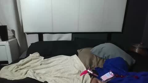 thamtsho1108 online show from 10-18-25, 05:03