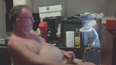 Snapshot of thang5545 chatting on 02-08-25, 01:11 thang5545 online show from 02-08-25, 01:11